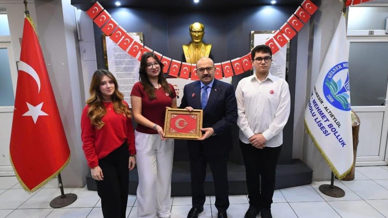 Balıkesir'de İkinci Dönem, Bayrak Sevgisiyle Başladı