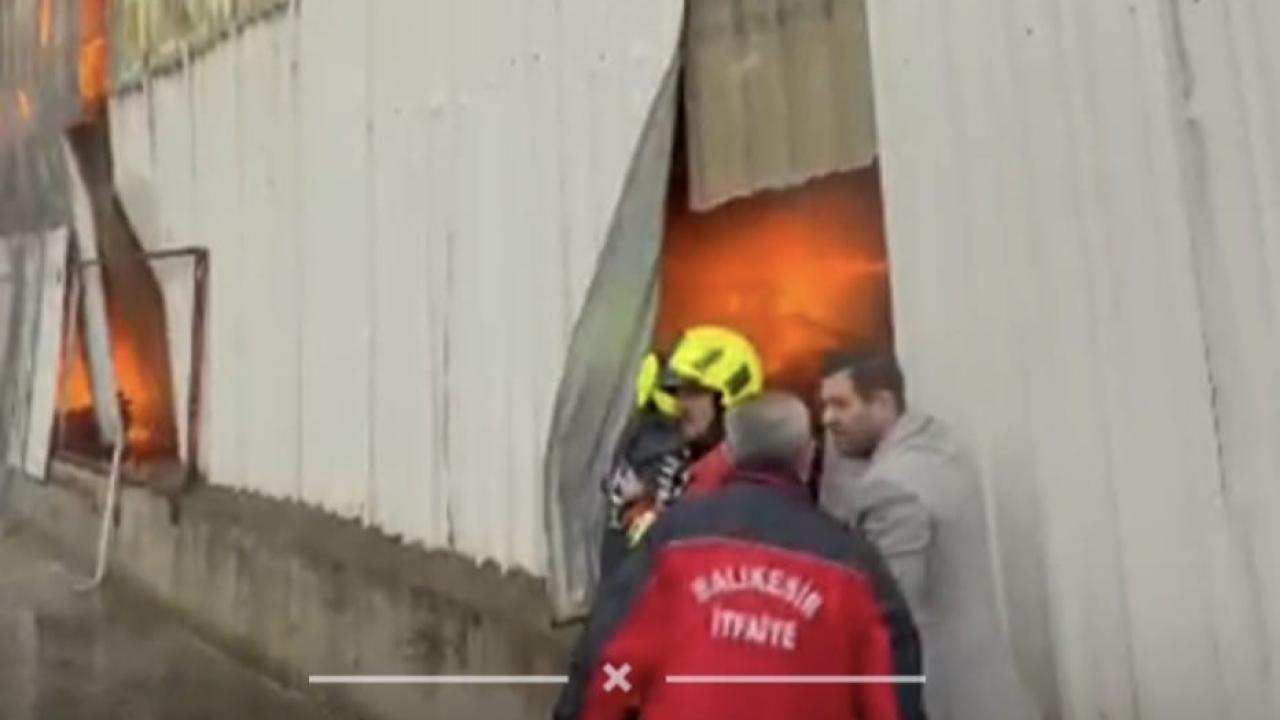 Balıkesir’de Yediemin Deposunda Korkunç Yangın