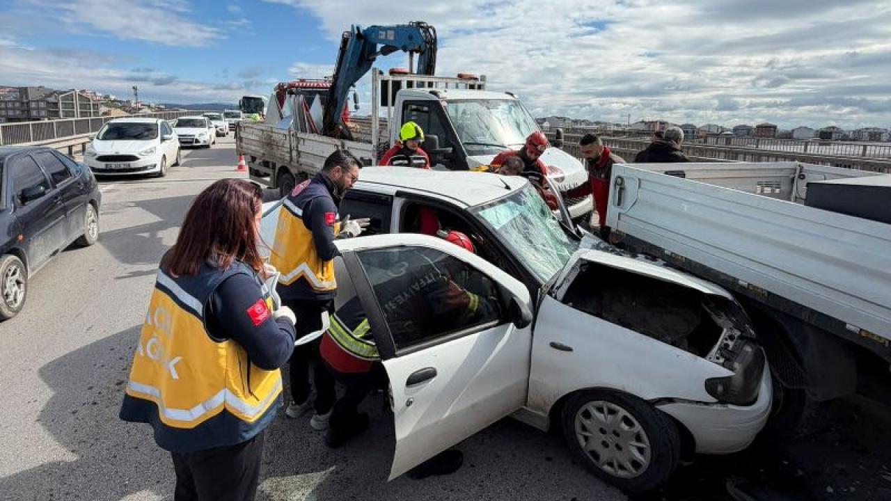 Bandırma’da iki aracın karıştığı kazada 2 kişi yaralandı