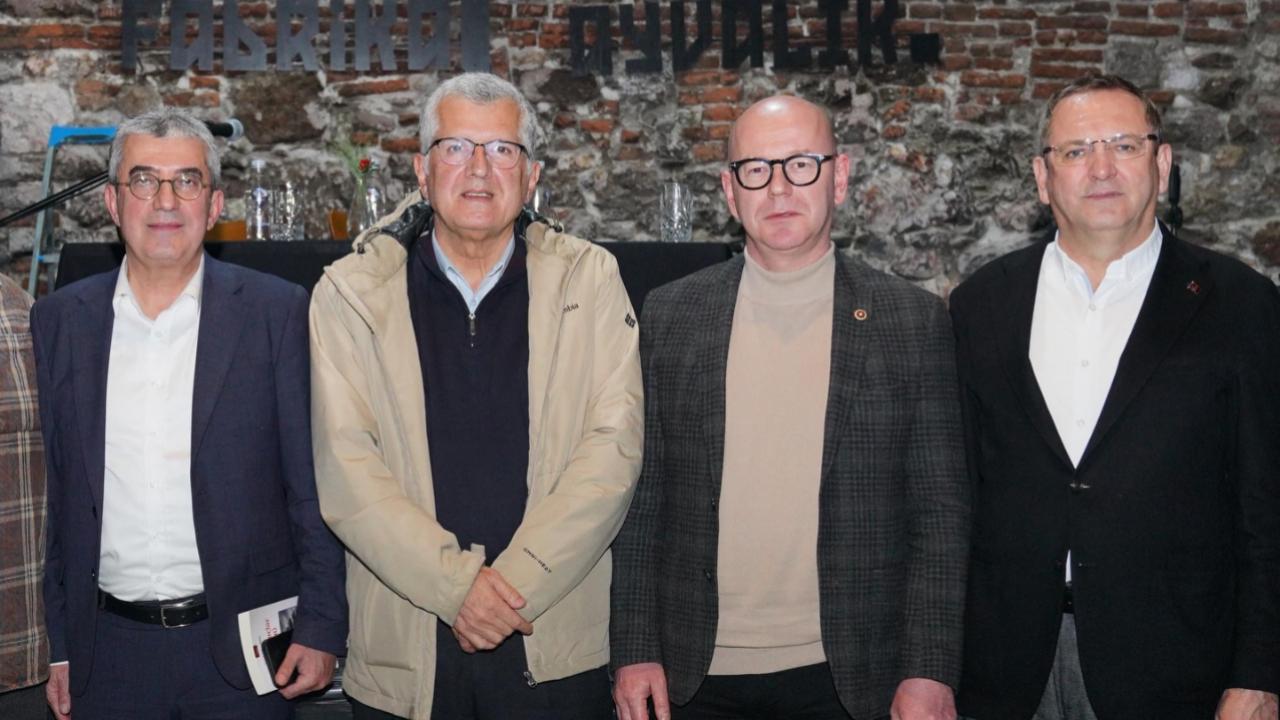 Başkan Ergin “yol ayrımında Türkiye” söyleşisine katıldı