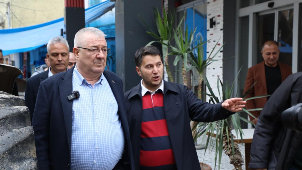 Başkan Ertaş sahaya indi; Edremit’te yol atağı