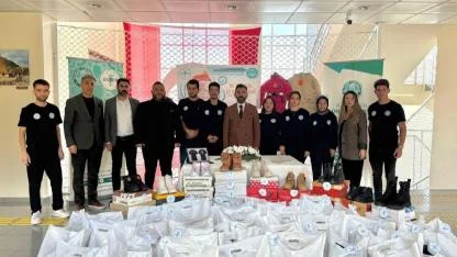 Burhaniye de İhtiyaç Sahibi Öğrencilere Kışlık Destek Sağlandı