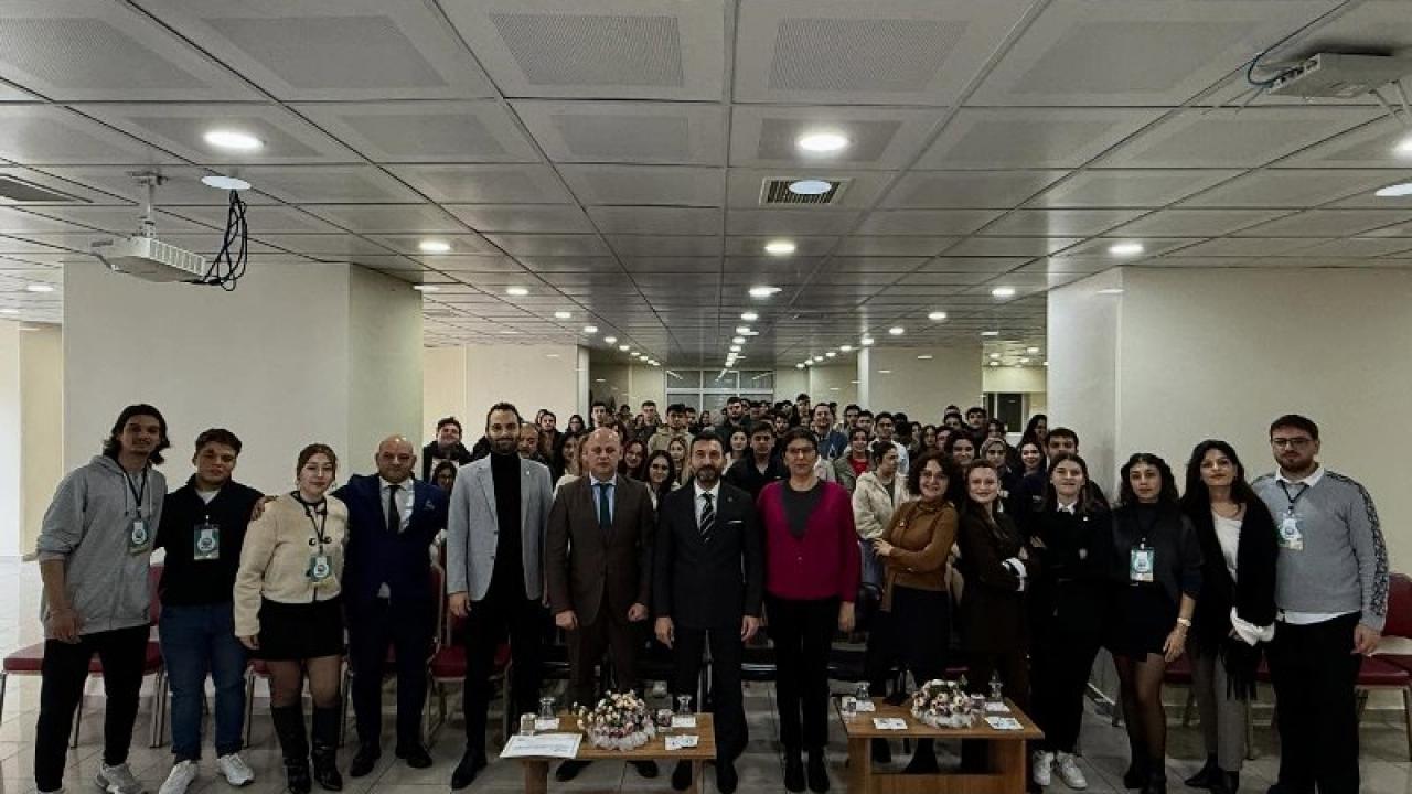 Burhaniye 'de Kariyer Günleri devam ediyor