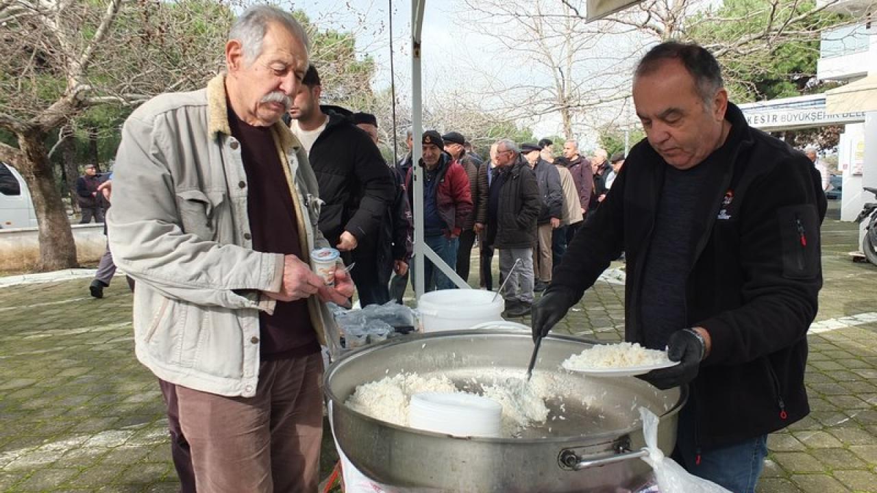 Burhaniye’de Hayır Geleneği Devam Ediyor