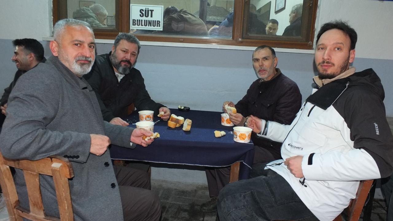 Burhaniye’de Sabah Namazı Buluşması Hanay Caminde yapıldı