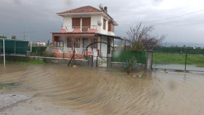 Burhaniye’de yazlıklar su altında kaldı