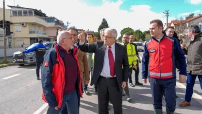 Burhaniye'de yol göçüklerine yerinde inceleme