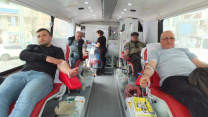 Burhaniyeliler Kan Bağışı Yaptı