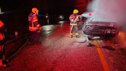 Dursunbey’de araç yangını