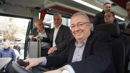 Edremit Belediyesi 8 yeni aracı hizmete sundu