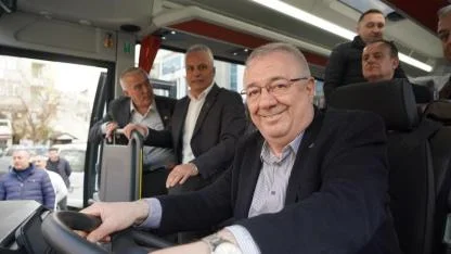 Edremit Belediyesi 8 yeni aracı hizmete sundu