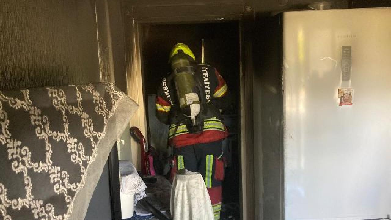 Edremit’te 3 katlı binada çıkan yangın büyümeden söndürüldü