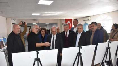 Edremit’te karma fotoğraf sergisi açıldı