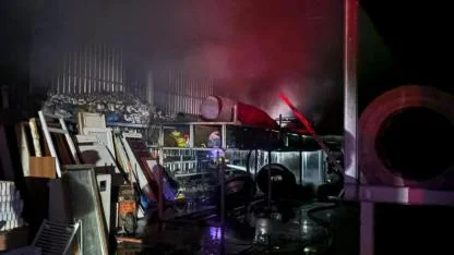 Gönen’de korkutan işyeri yangını: Ekipler seferber oldu