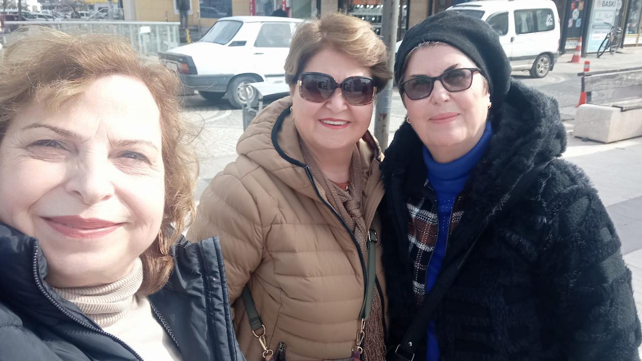 Sındırgı halkının deprem yaraları dayanışmayla sarılıyor