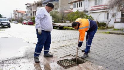 Temizlik işleri ekipleri 7/24 sahada