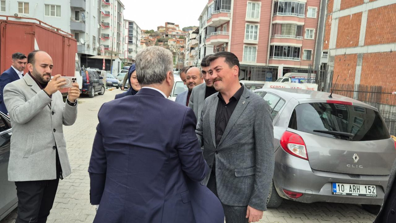AK Parti Edremit’te sıcak bayramlaşma