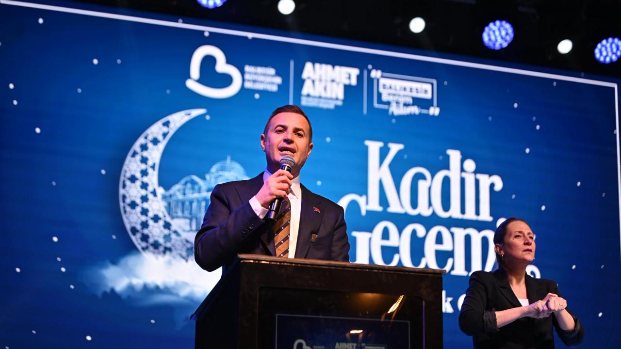 Akın, 30 bin kişiyi aynı sofrada buluşturdu