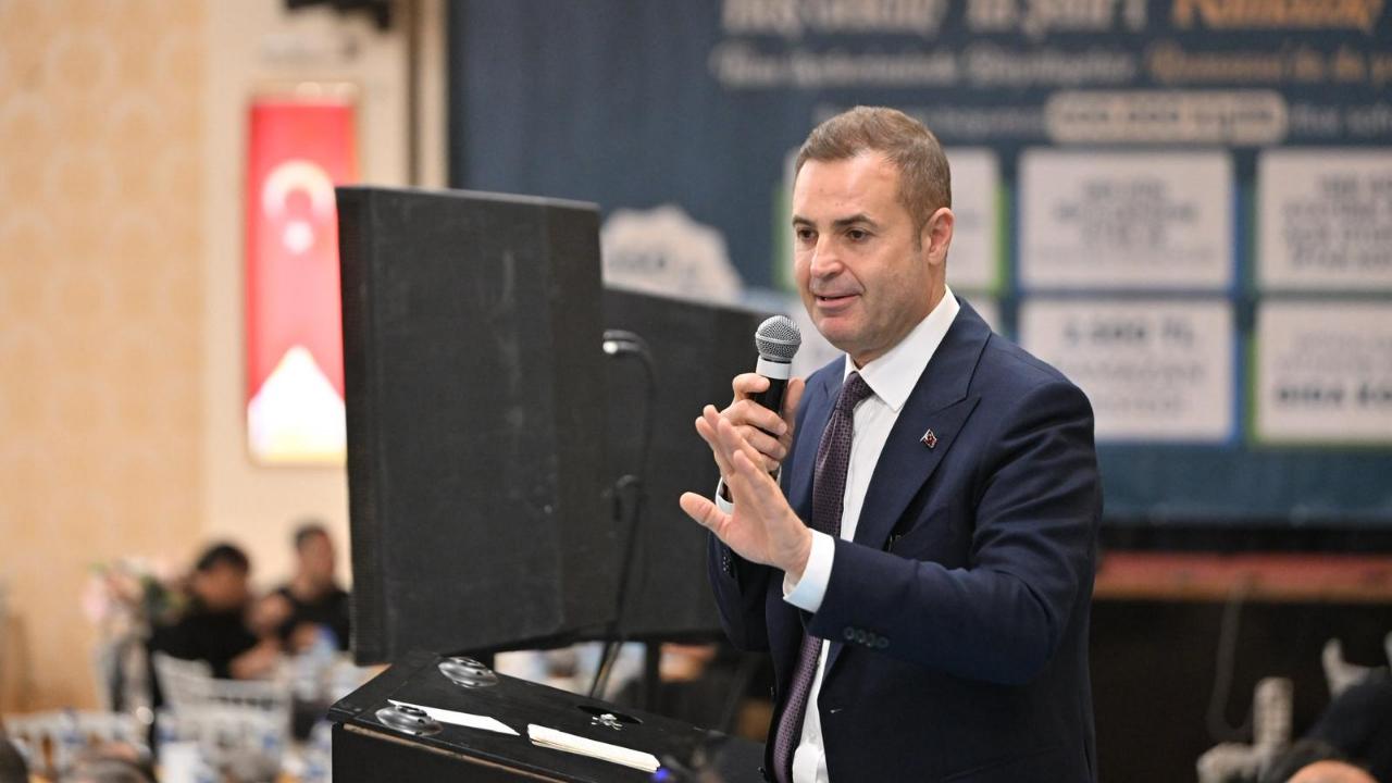 Akın, muhtarlarla iftarda bir araya geldi