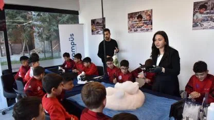 Altıeylül Belediyespor sporcuları bilim dünyasını keşfetti