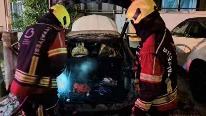 Altıeylül’de araç yangını