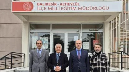 Altıeylül'de Eğitime Yakın Takip: İl Millî Eğitim Müdüründen Yoğun Ziyaret Programı