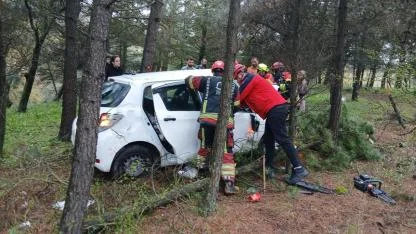 Altıeylül’de otomobil tarlaya girdi: 1 yaralı