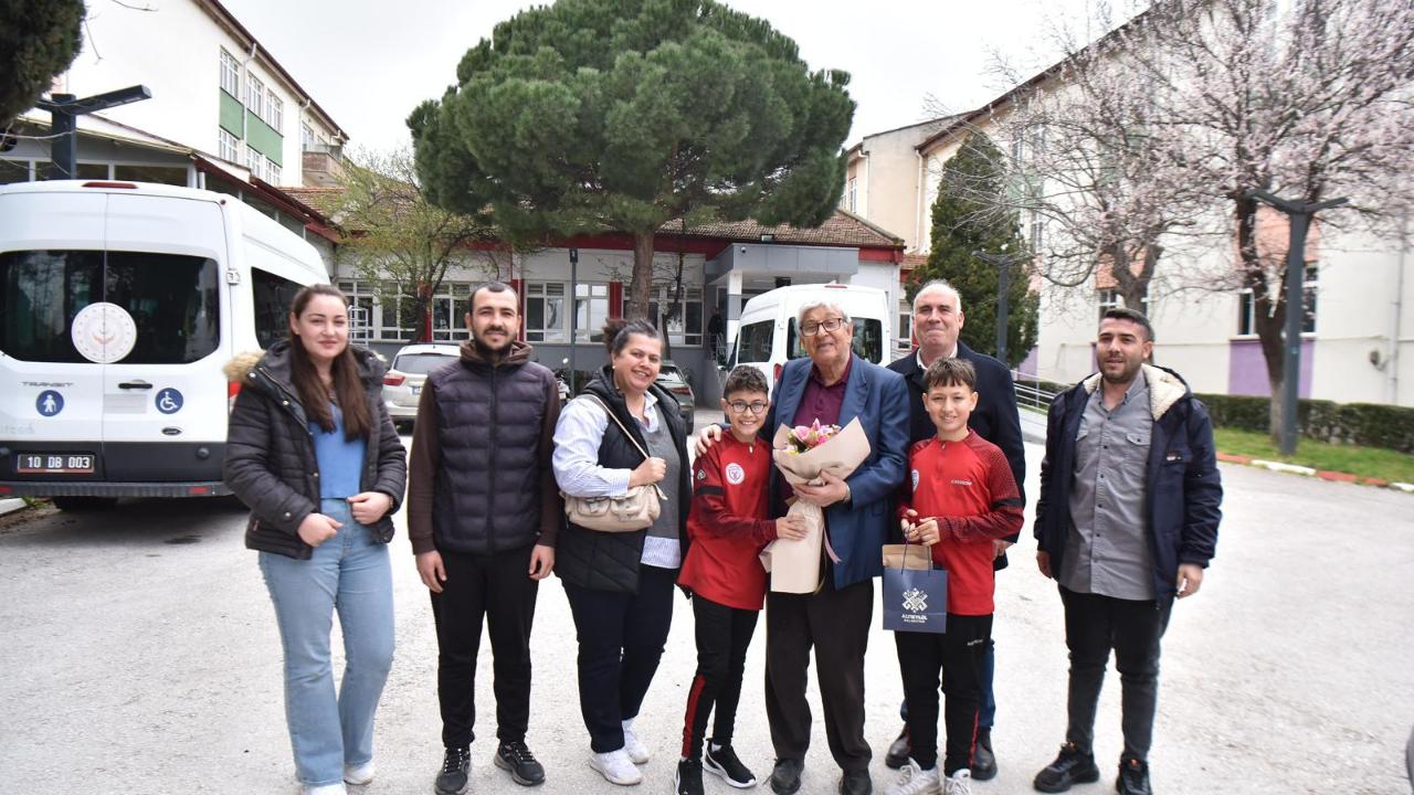Altıeylül’de Yaşlılara Saygı Haftası’nda Anlamlı Ziyaret