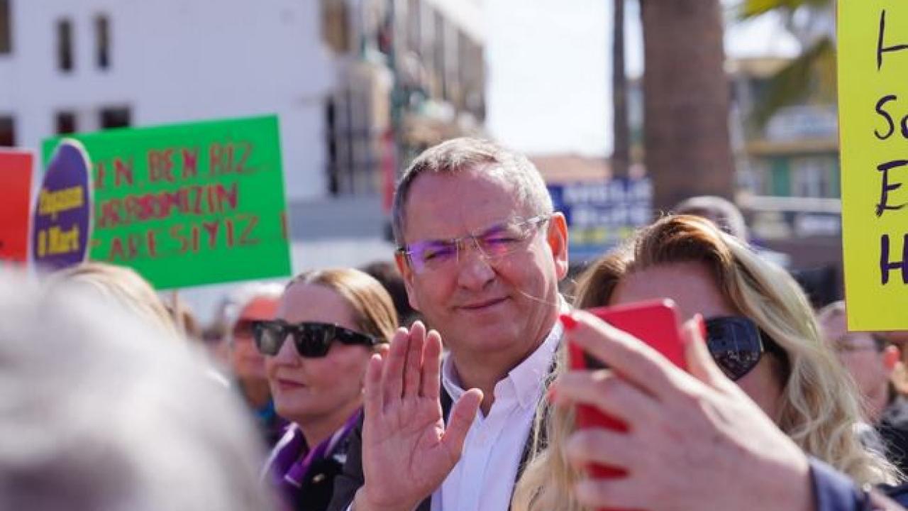 Ayvalık’ta 8 Mart yürüyüşü