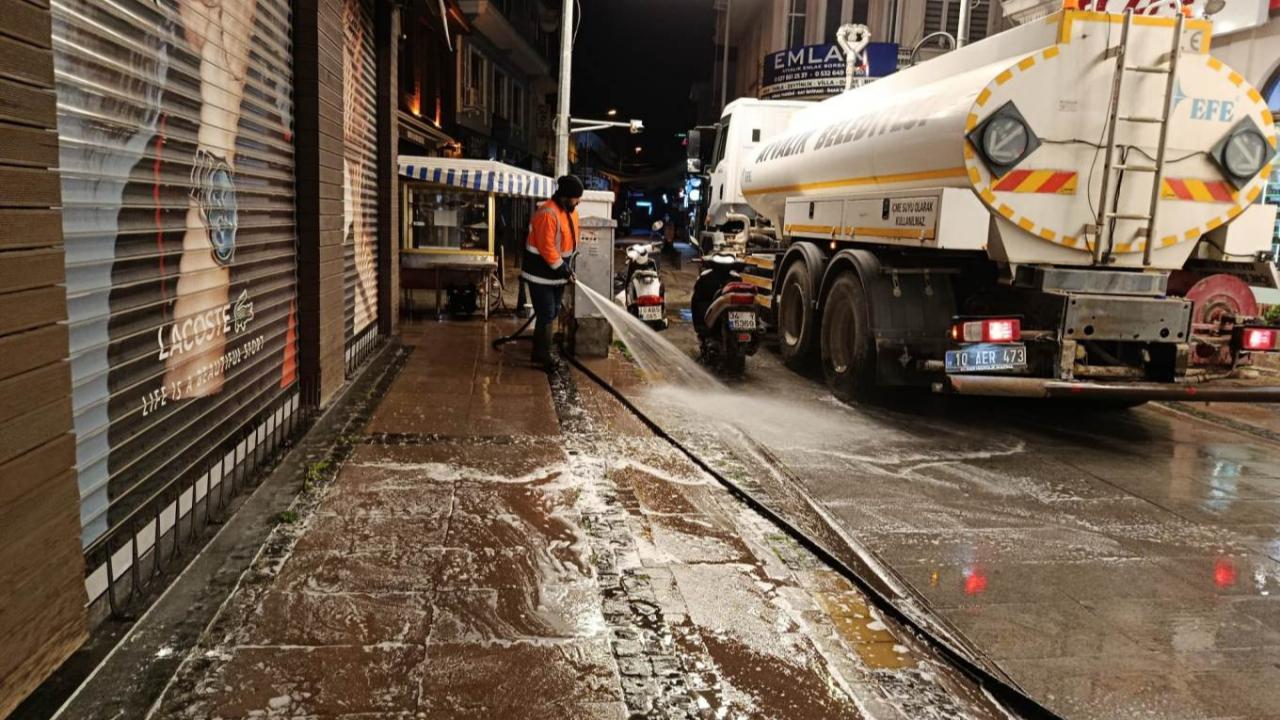 Ayvalık’ta Bayram Öncesi Temizlik Seferberliği