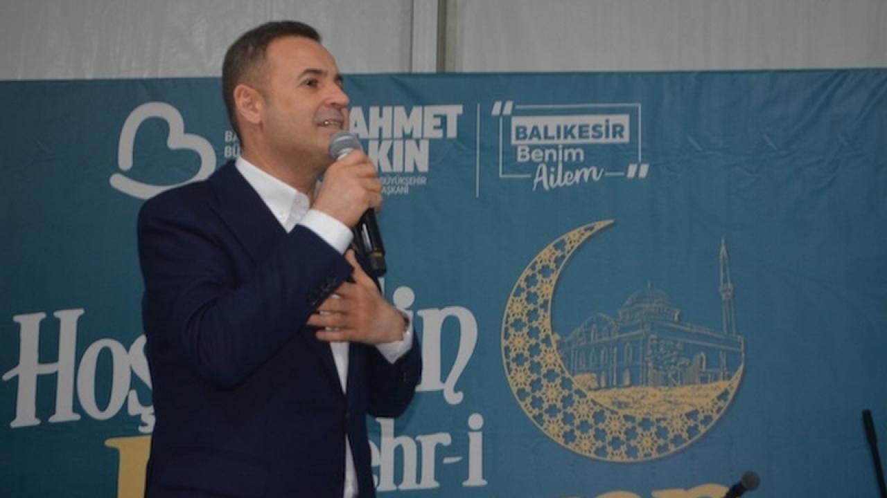 Ayvalık’ta Büyükşehir Belediyesinden Dev İftar