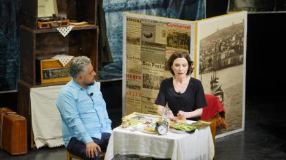 Ayvalık’ta Duygu Dolu Tiyatro Akşamı