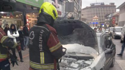 Balıkesir'de araç alevlere teslim oldu