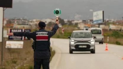 Balıkesir’de jandarmadan bayram trafiğine sıkı denetim
