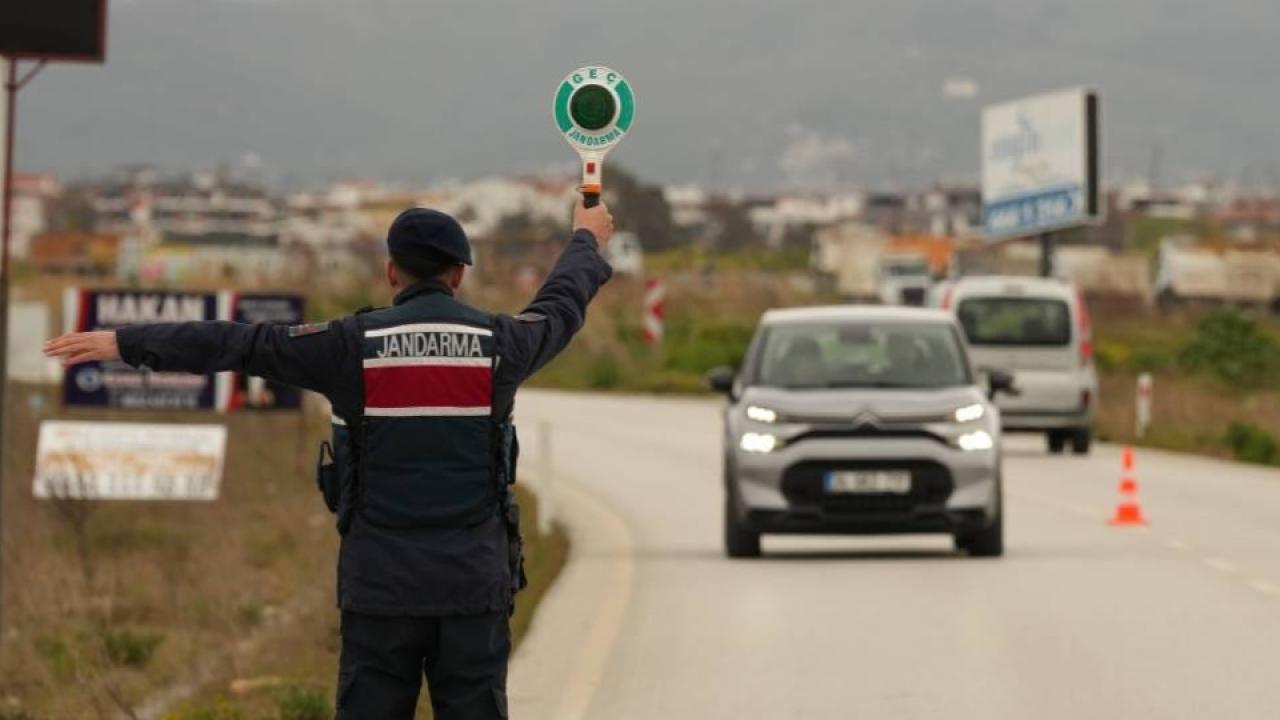 Balıkesir’de jandarmadan bayram trafiğine sıkı denetim