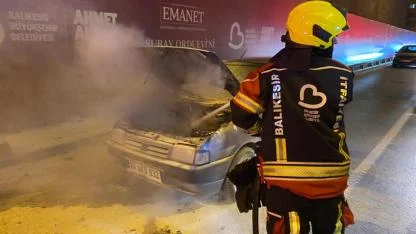 Balıkesir’de Seyir Halindeki Araç Alev Aldı