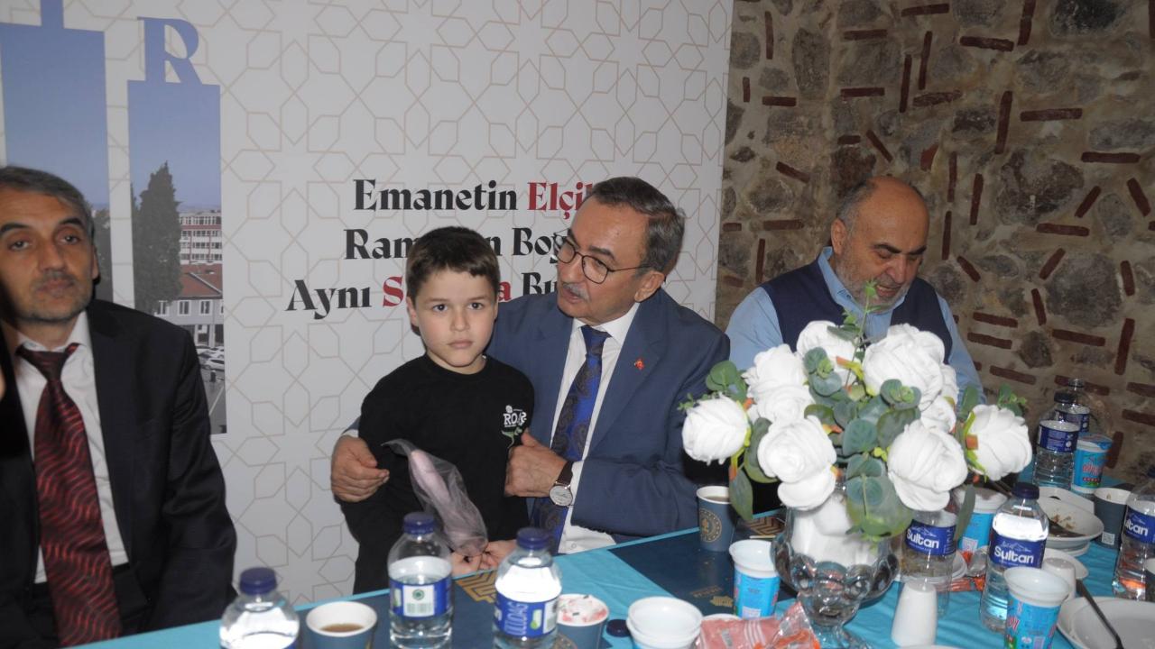 Balıkesir’de Vakıflar Bölge Müdürlüğü’nden İl Müftülüğü Personeline İftar Programı