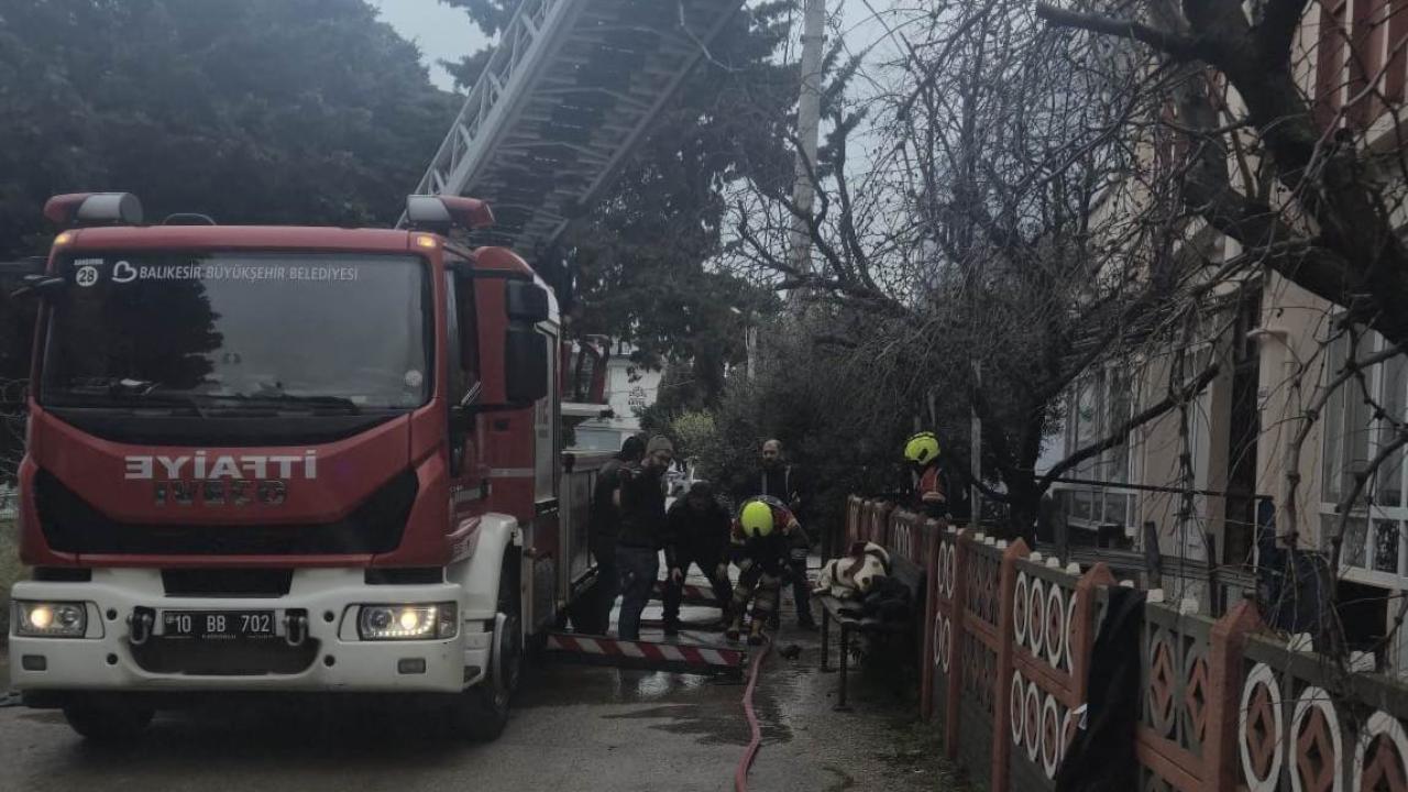 Bandırma’da Alevler Arasında Can Pazarı: 5 Kişi Son Anda Kurtarıldı!