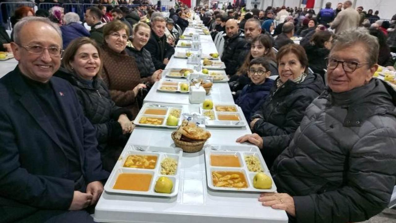 Bandırma'da Ünlü sanayici Yırtımcı’dan 2 bin kişilik iftar