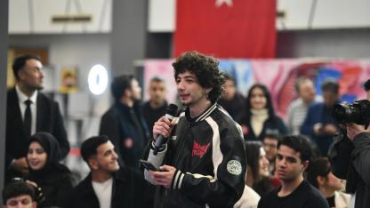 Başkan Akın, gençlerle Balıkesir’in yarınını konuştu