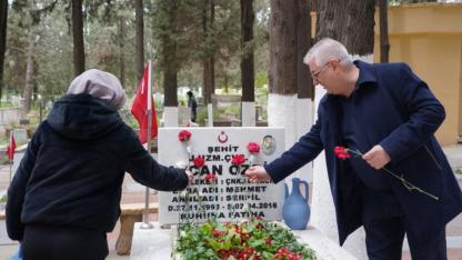 Başkan Ertaş’tan karanfilli karşılama