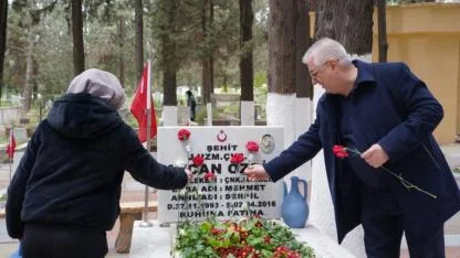 Başkan Ertaş’tan karanfilli karşılama