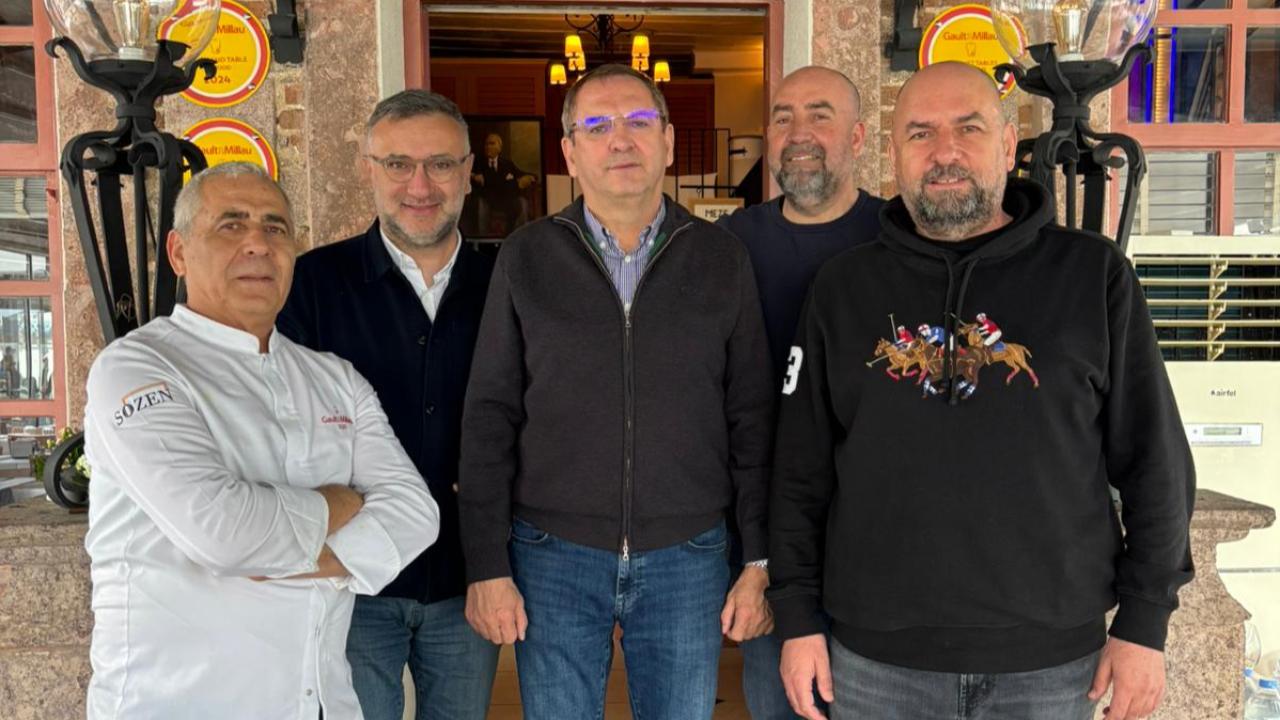 Başkan Mesut Ergin Ayvalık Gastrofest için Gökmen Sözen’le Buluştu