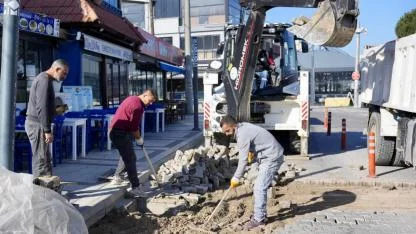 Burhaniye Belediyesi Fen İşleri Müdürlüğü Ekipleri Çalışmalarını Sürdürüyor