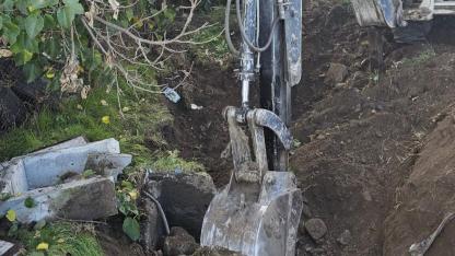 Burhaniye Belediyesi Fen İşleri Müdürlüğü ekipleri sahada