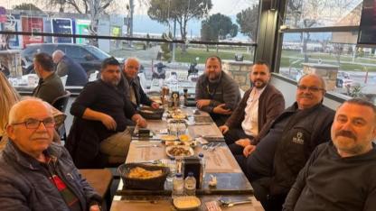 Burhaniye’de bağımsız meclis üyeleri basına iftar verdi