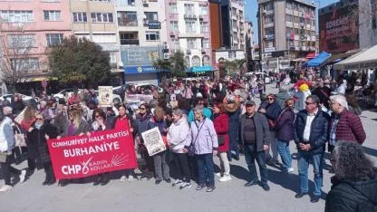 Burhaniye’de Dev Emekli-Sen’den Kadınlar Günü açıklaması