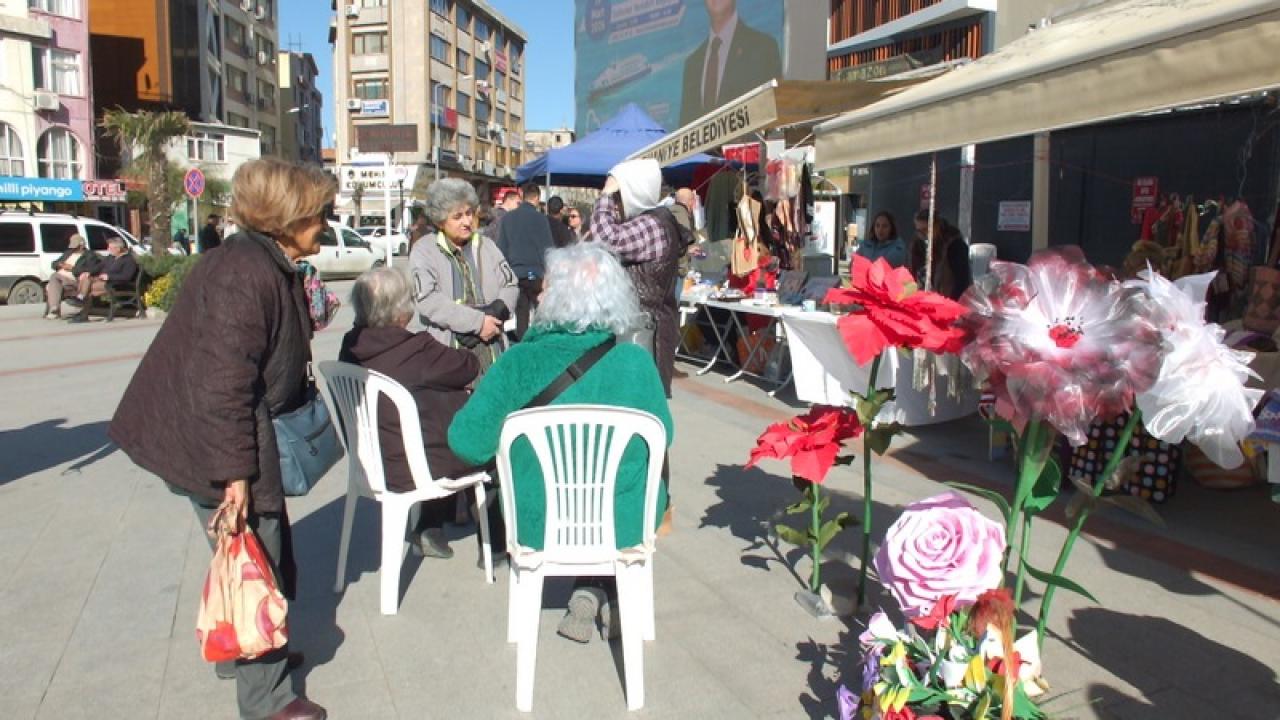 Burhaniye’de kadınların el emeği ürünleri görücüye çıktı