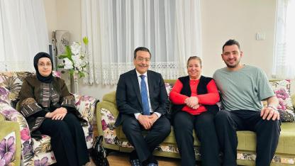 Burhaniye’de Kaymakam Atilla, Şehit ailelerini ziyaret etti