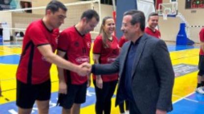 Burhaniye’de Kaymakamlık Kupası Voleybol Turnuvası tamamlandı